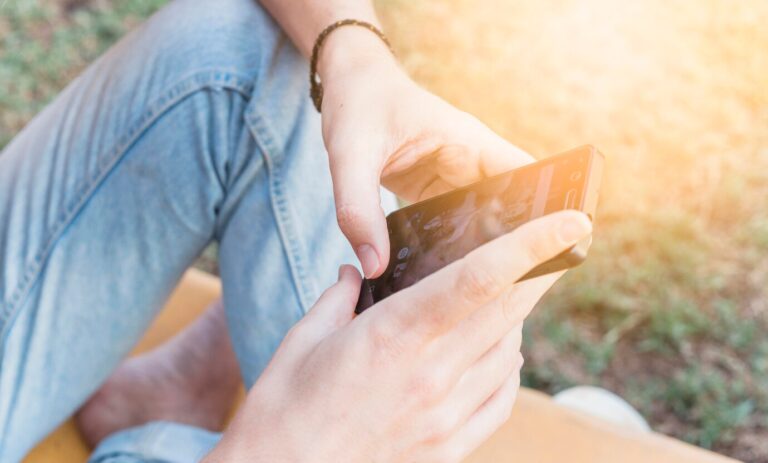 インスタのDMをスクショしたらバレる？いつからバレるかも解説